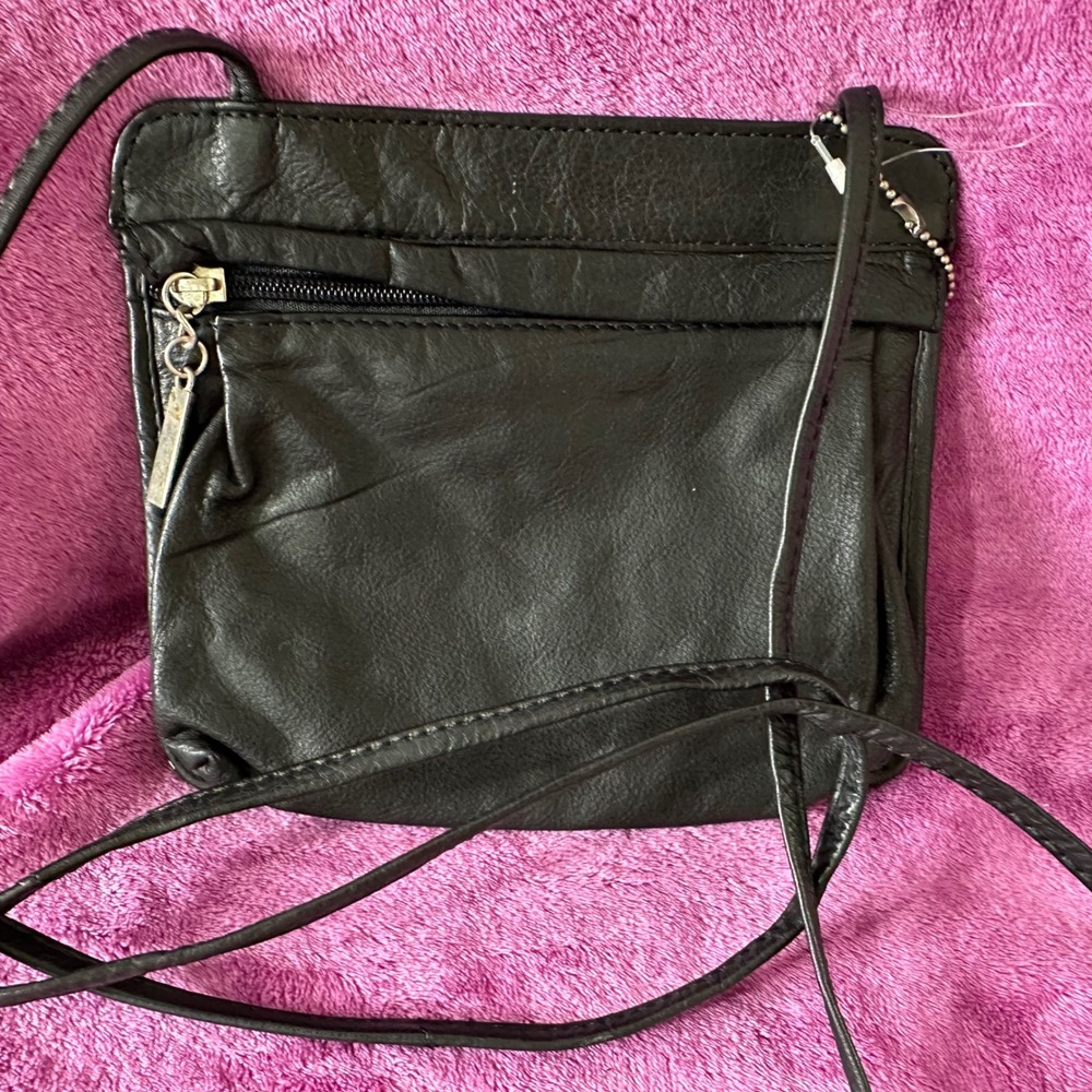 Eco Trend Black Leather Crossbody Bag With Chain Strap And Zipper Pocket - Picture 4 of 4